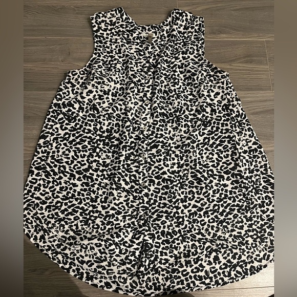 Cute blouse tank - Picture 1 of 3